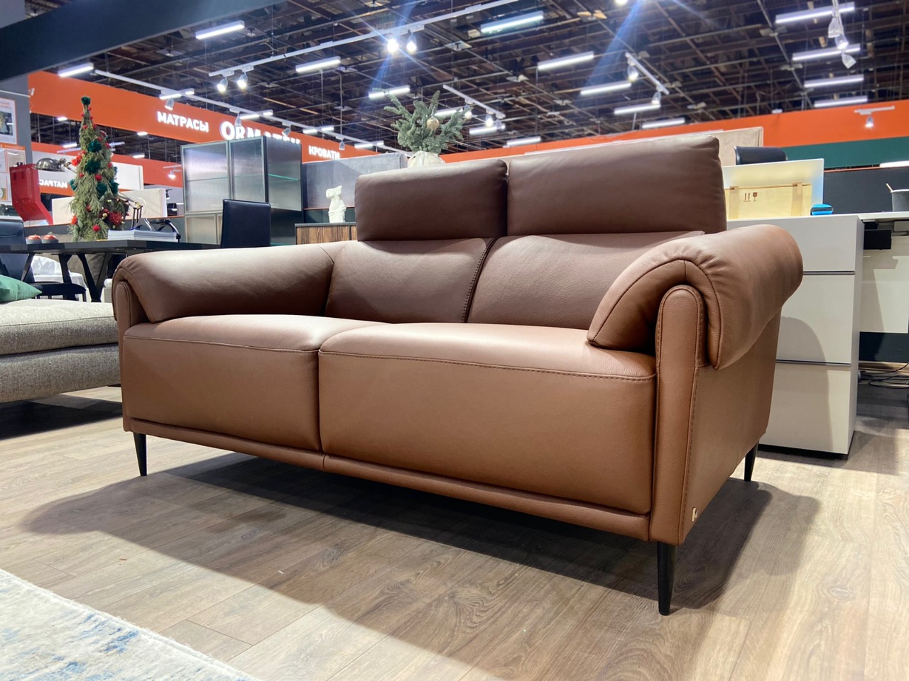 Итальянский диван от NICOLETTIHOME BRAMBLE в коже — ₽, купить у официального дилера Nicolettihome
